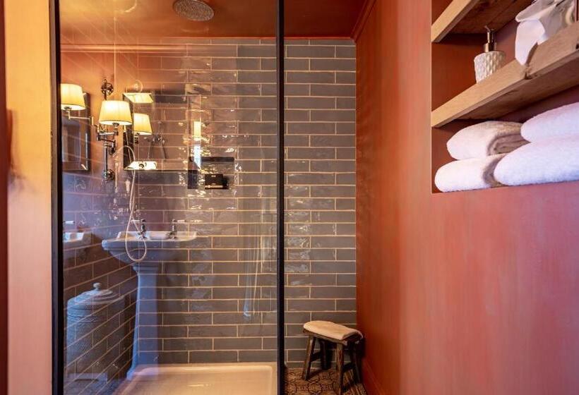 Полулюкс, Castelsuites