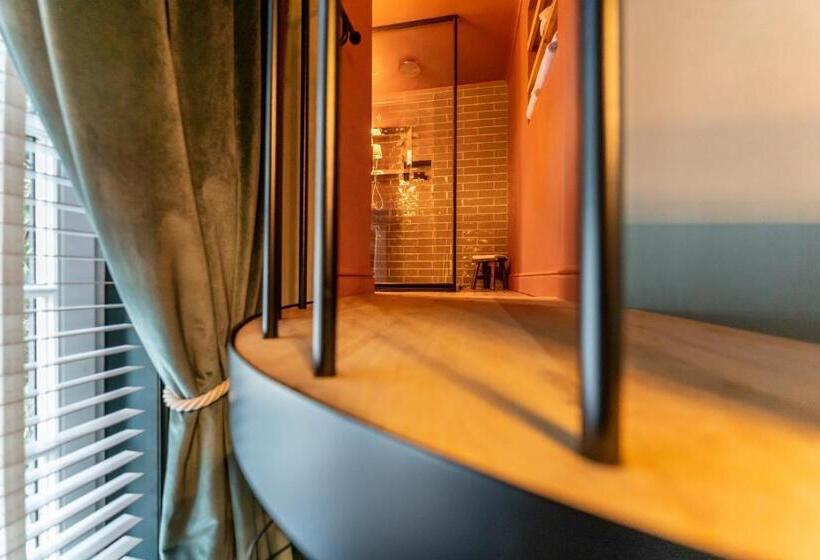 Полулюкс, Castelsuites