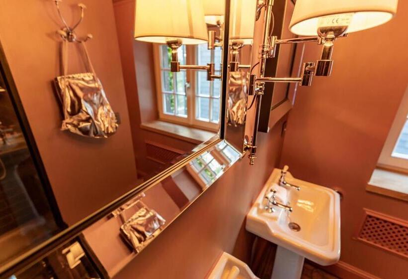 Полулюкс, Castelsuites