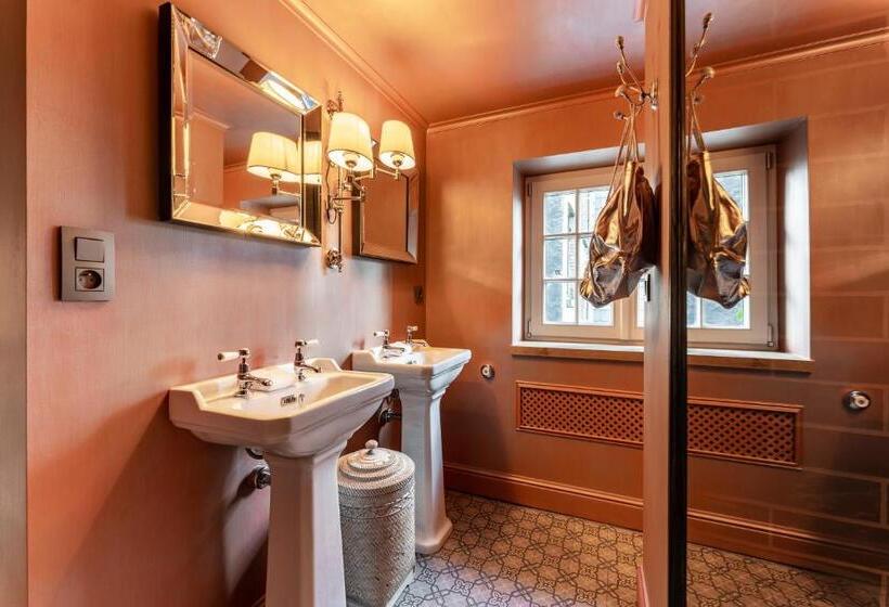 Полулюкс, Castelsuites