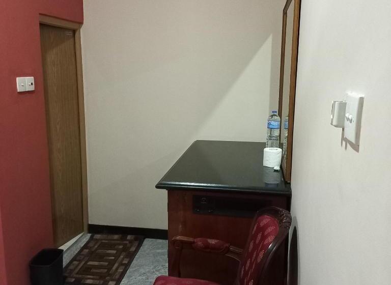 エコノミールーム, Luxury Inn Matale