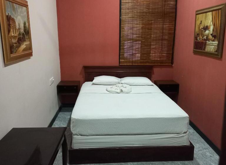 经济房, Luxury Inn Matale