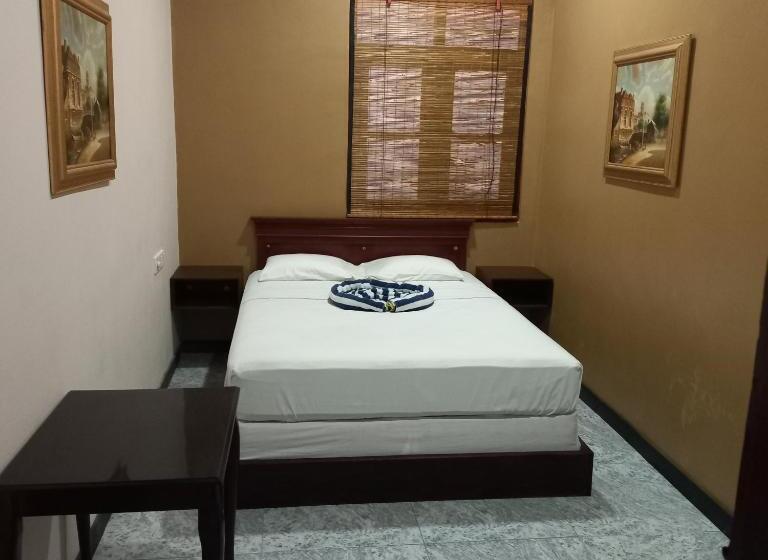 エコノミールーム, Luxury Inn Matale