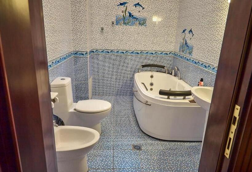 اتاق استاندارد با بالکن, Queens