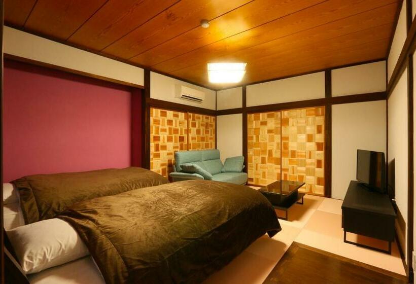 스탠다드 룸, Amis Droles