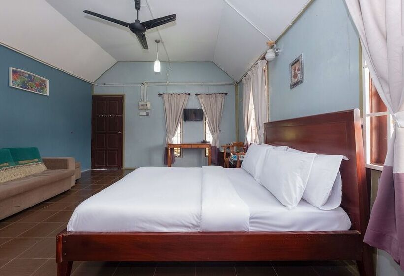 Deluxe Room, Oyo 89873 Nurbayu Chalet