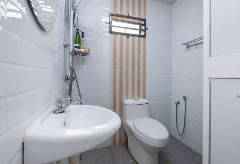 Family Suite, Oyo 89873 Nurbayu Chalet