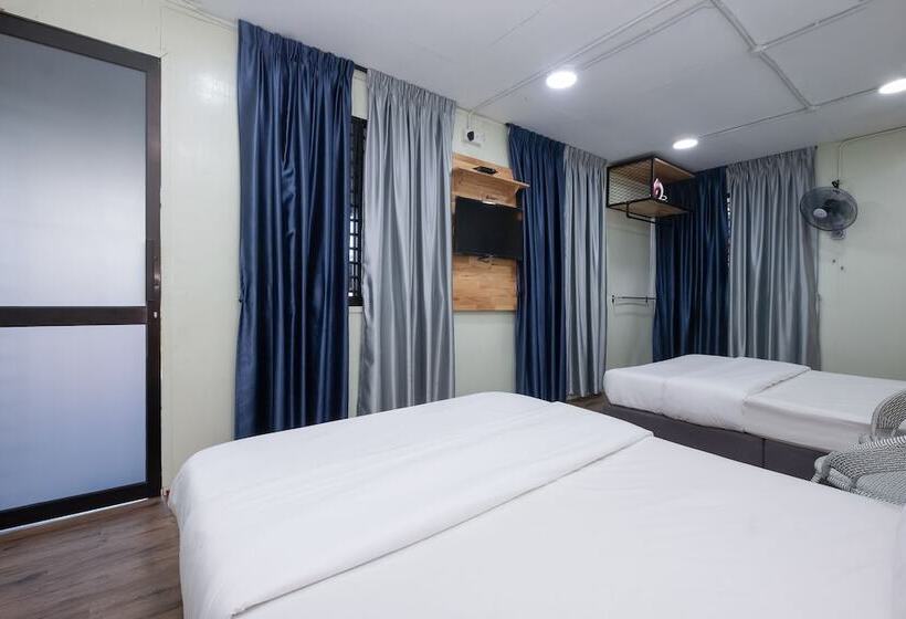 Family Suite, Oyo 89873 Nurbayu Chalet