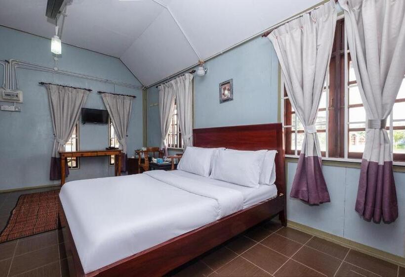 Deluxe Room, Oyo 89873 Nurbayu Chalet