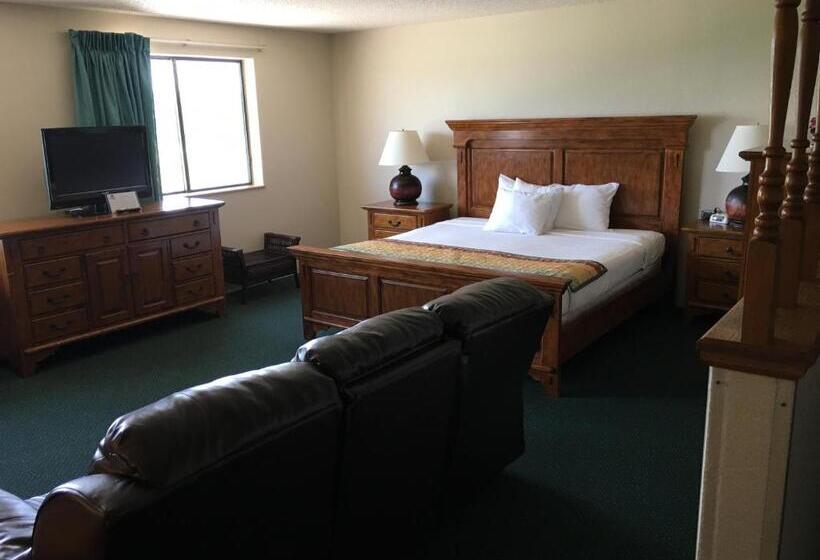 Номер Deluxe Кровать Кинг, Cassville Four Seasons Inn & Suites