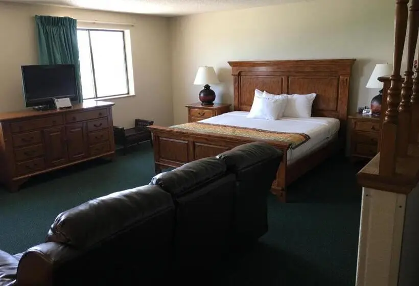 キングサイズベッドのデラックスルーム, Cassville Four Seasons Inn & Suites