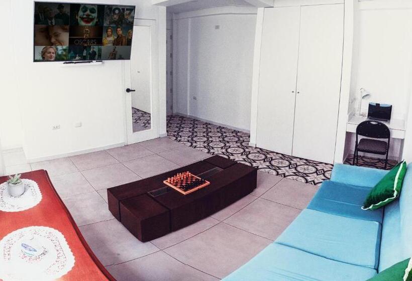 سوییت اجرایی, Casa Patrones