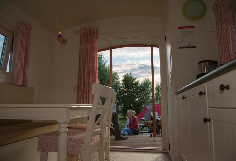 דירת חדר, Pipowagen Op Het Park