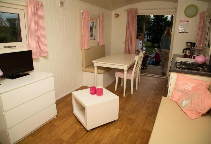 דירת חדר, Pipowagen Op Het Park