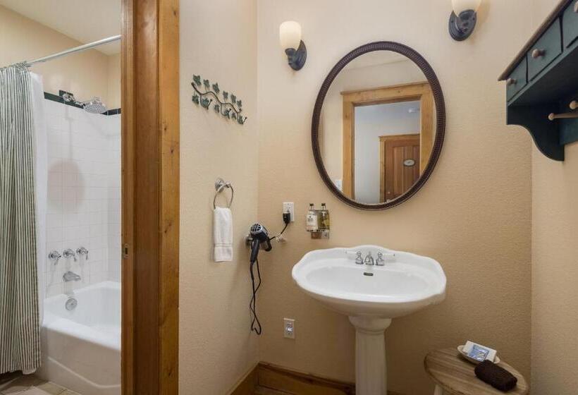 Стандартный Номер Кровать Кинг, Sunflower Hill Inn
