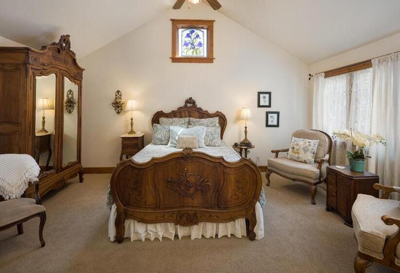 标准间带漩涡浴缸, Sunflower Hill Inn