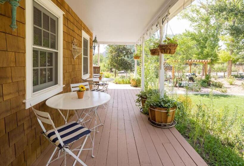 标准间带漩涡浴缸, Sunflower Hill Inn