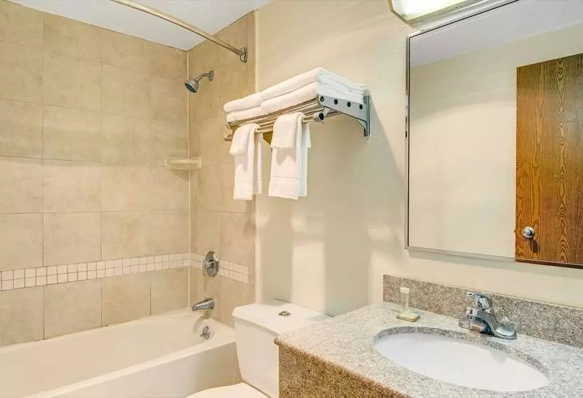 2ダブルベッドのスタンダードルーム, Super 8 By Wyndham Stamford/new York City Area