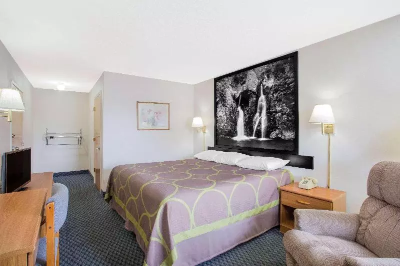 Standard-huone King-vuode, Super 8 By Wyndham Christiansburg