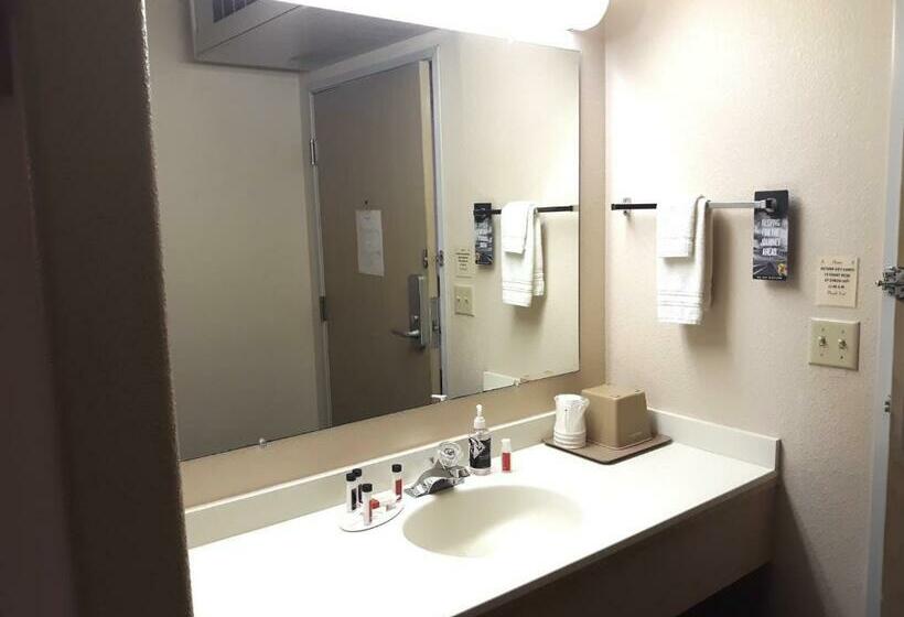 Delüks Oda, Super 8 By Wyndham Hamilton