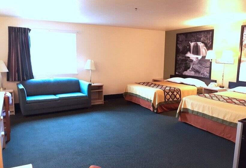 Номер Deluxe, Super 8 By Wyndham Hamilton