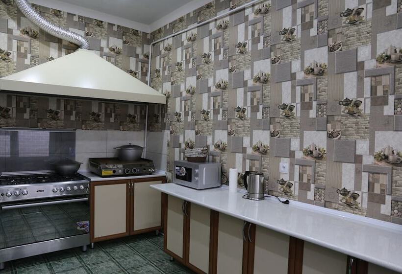 تختخواب در اتاق مشترک, Gallery Hotel — Hostel