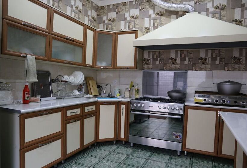 تختخواب در اتاق مشترک, Gallery Hotel — Hostel