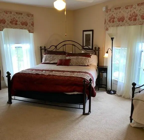 デラックストリプルルーム, The Inn At Key Falls Estate