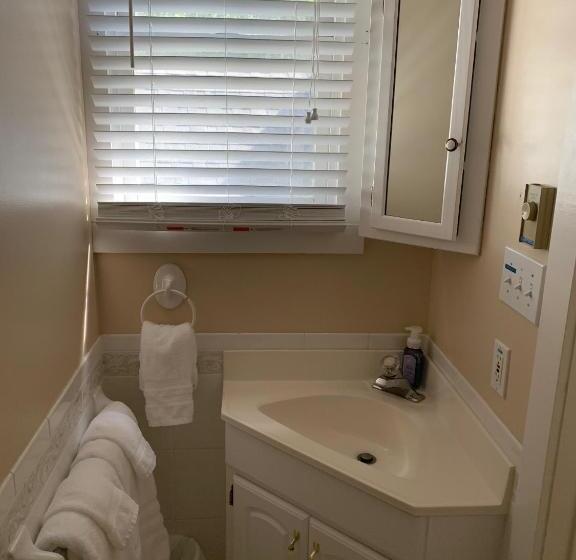 디럭스 4인 룸, The Inn At Key Falls Estate