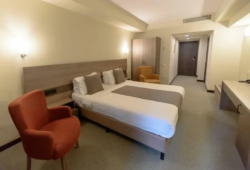 اتاق استاندارد با بالکن, Dilijazz Hotel & Restaurant