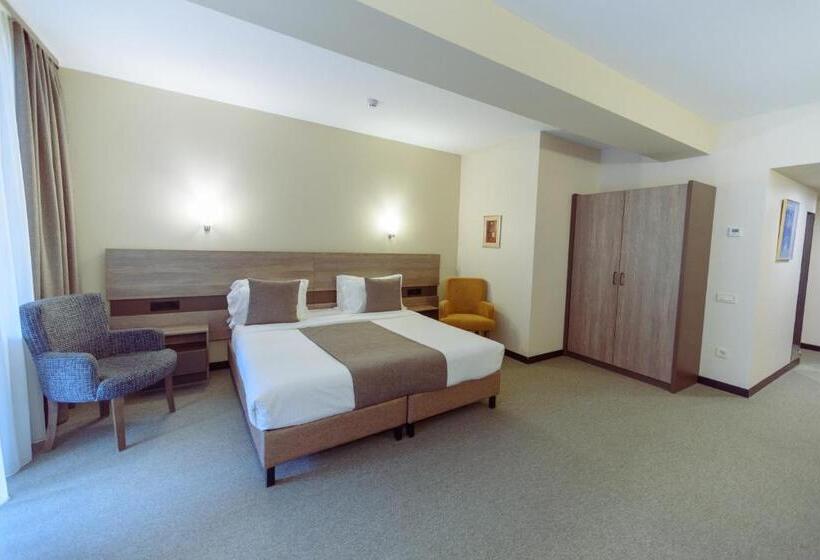 Номер Deluxe Вид на Горы, Dilijazz Hotel & Restaurant