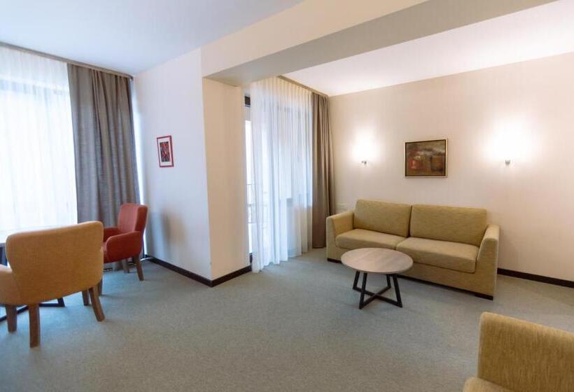 Семейный Номер, Dilijazz Hotel & Restaurant