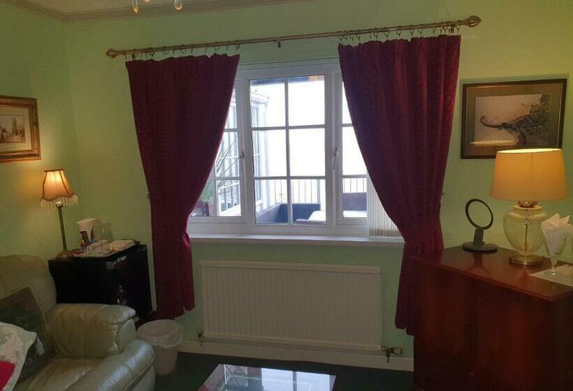 جناح, The Sup Shack Wellington Inn