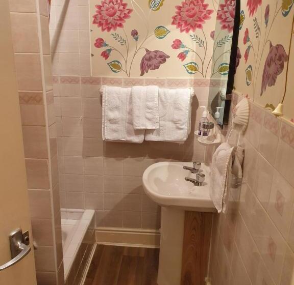 جناح, The Sup Shack Wellington Inn