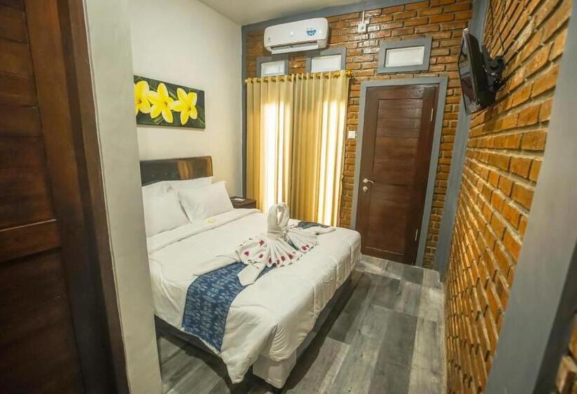 חדר דלוקס, The Backyard House