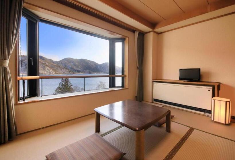 اتاق خانوادگی, Yutorelo Nikko