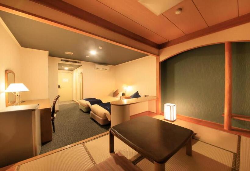 اتاق خانوادگی, Yutorelo Nikko