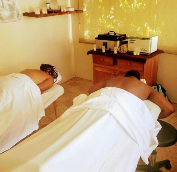 اتاق لوکس, Blue Paloma Bed & Breakfast