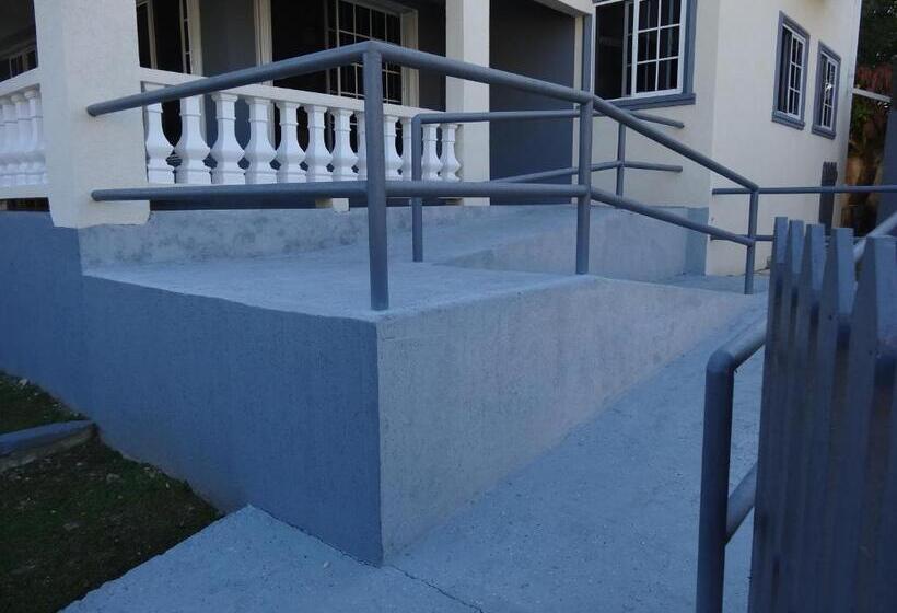 اتاق استاندارد با تخت بزرگ برای معلولان, Blue Paloma Bed & Breakfast