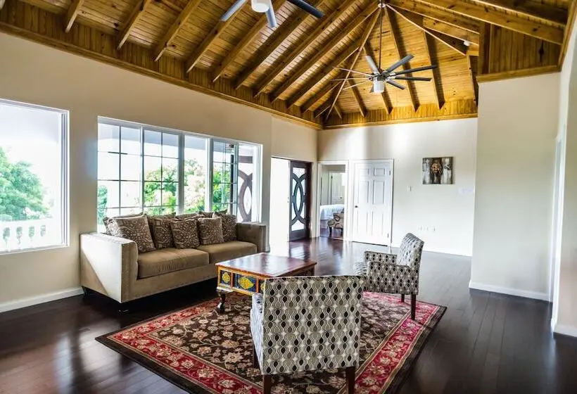 اتاق پریمیوم با چشم‌انداز باغ, Blue Paloma Bed & Breakfast