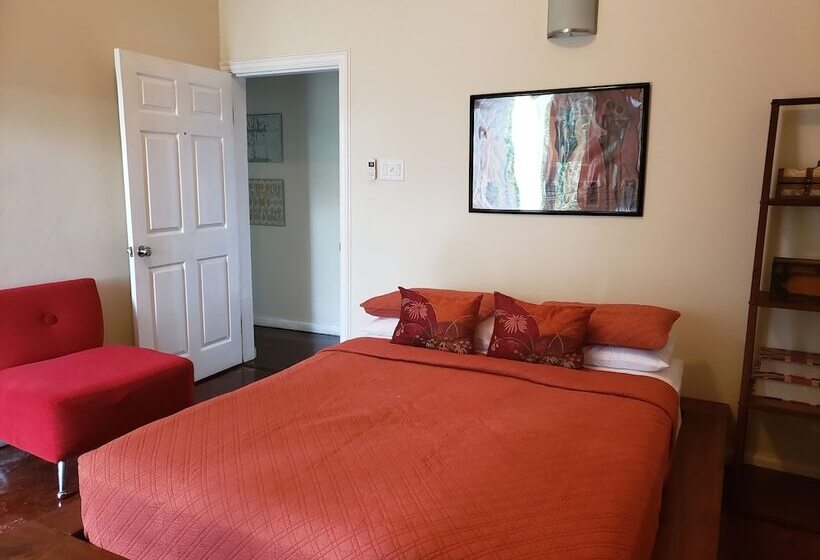 اتاق لوکس با چشم‌انداز باغ, Blue Paloma Bed & Breakfast