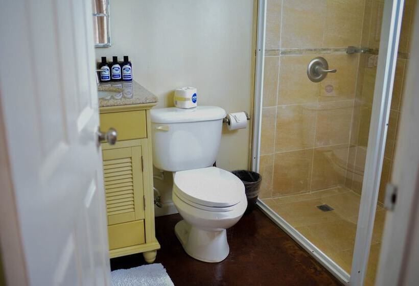 اتاق پریمیوم با چشم‌انداز باغ, Blue Paloma Bed & Breakfast