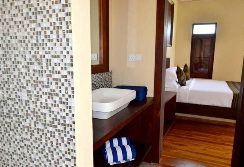 بنگله خانوادگی, Guru Beach Resort