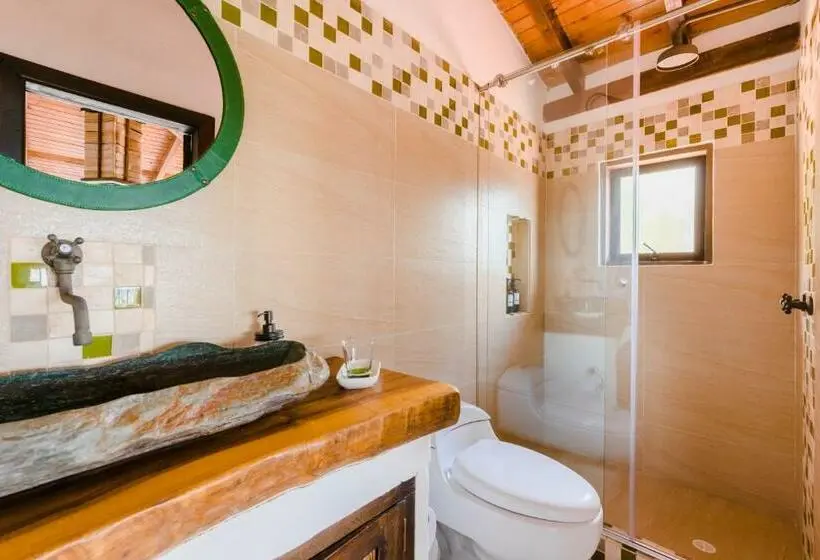 اتاق سوپریور با تخت بزرگ, Kawa Mountain Retreat