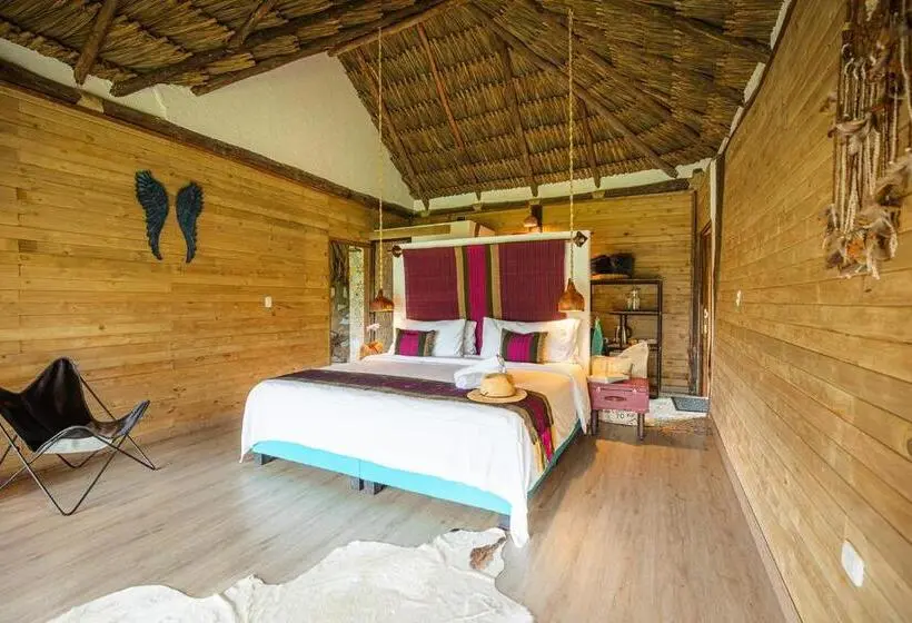 بانگلوی لوکس, Kawa Mountain Retreat