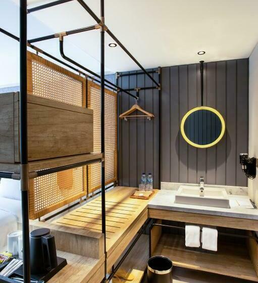 디럭스 룸, Porta By Ambarrukmo