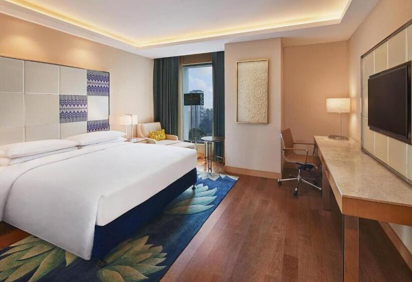 Club Room King Bed, Renaissance Dhaka Gulshan