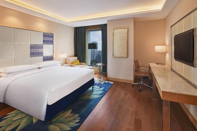 Club Room King Bed, Renaissance Dhaka Gulshan