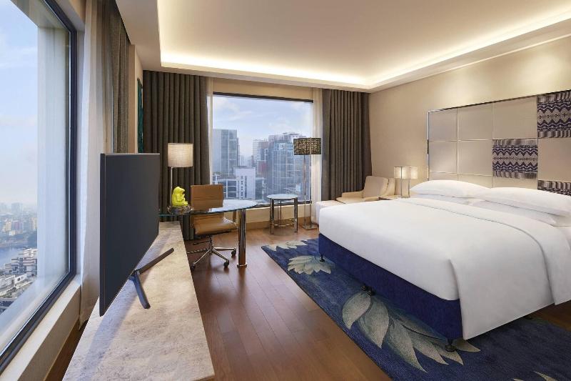 Club Room King Bed, Renaissance Dhaka Gulshan