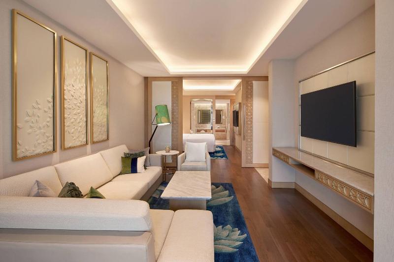 سوئیت کلاب, Renaissance Dhaka Gulshan